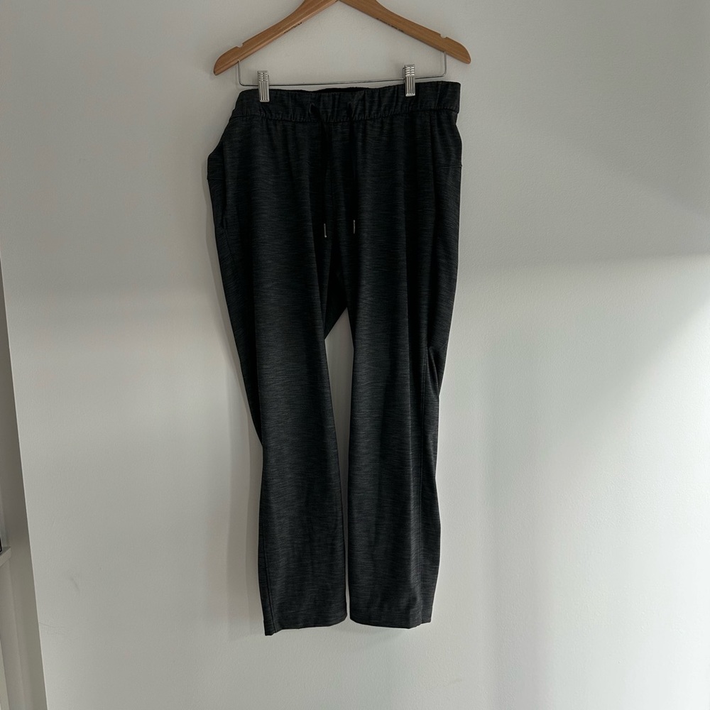 Lululemon On the Fly Pant in Charcoal, size: 10